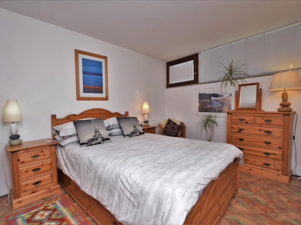 1 Bed in Westward Ho oc-npebb photo 2