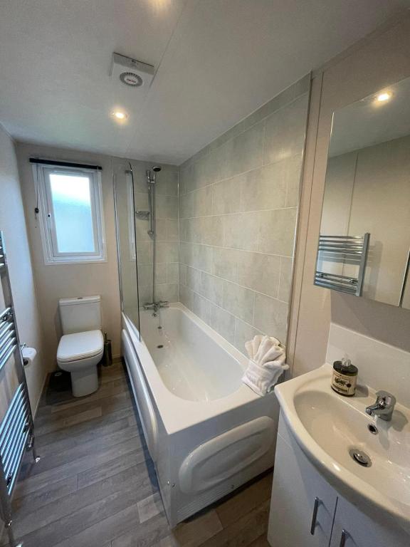 Host & Stay - Tarn Lodge photo 3