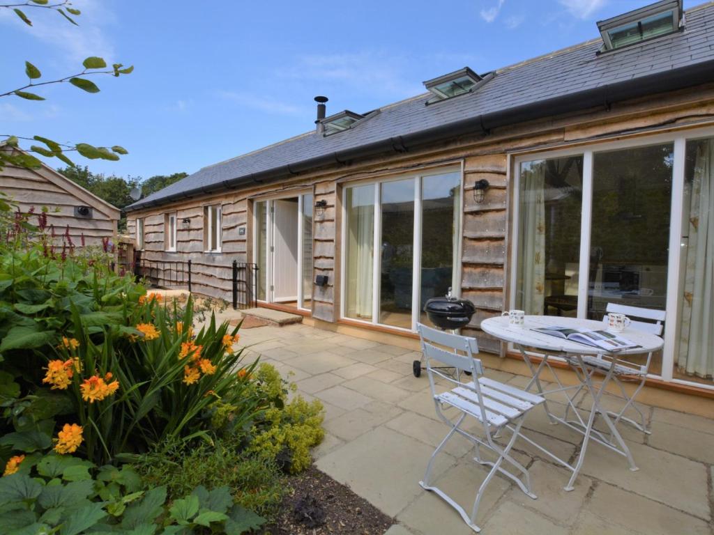 1 Bed in Stoke Abbott oc-50885