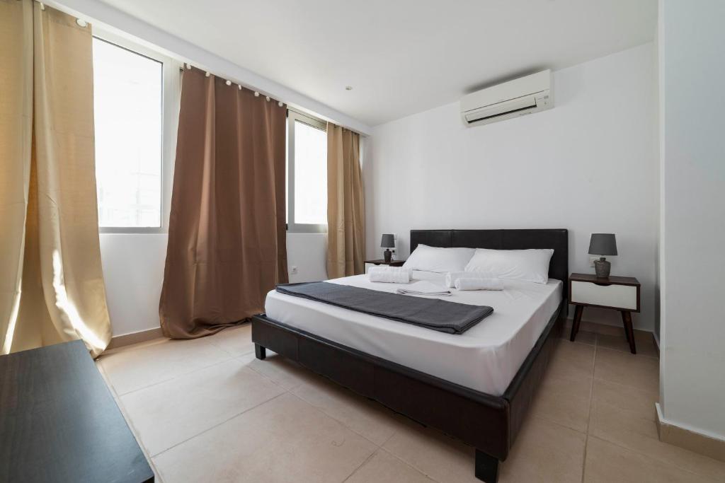 Athens Urban 2BD apartment next to metro photo 2