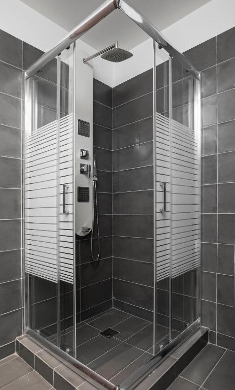 Athens Urban 2BD apartment next to metro photo 3