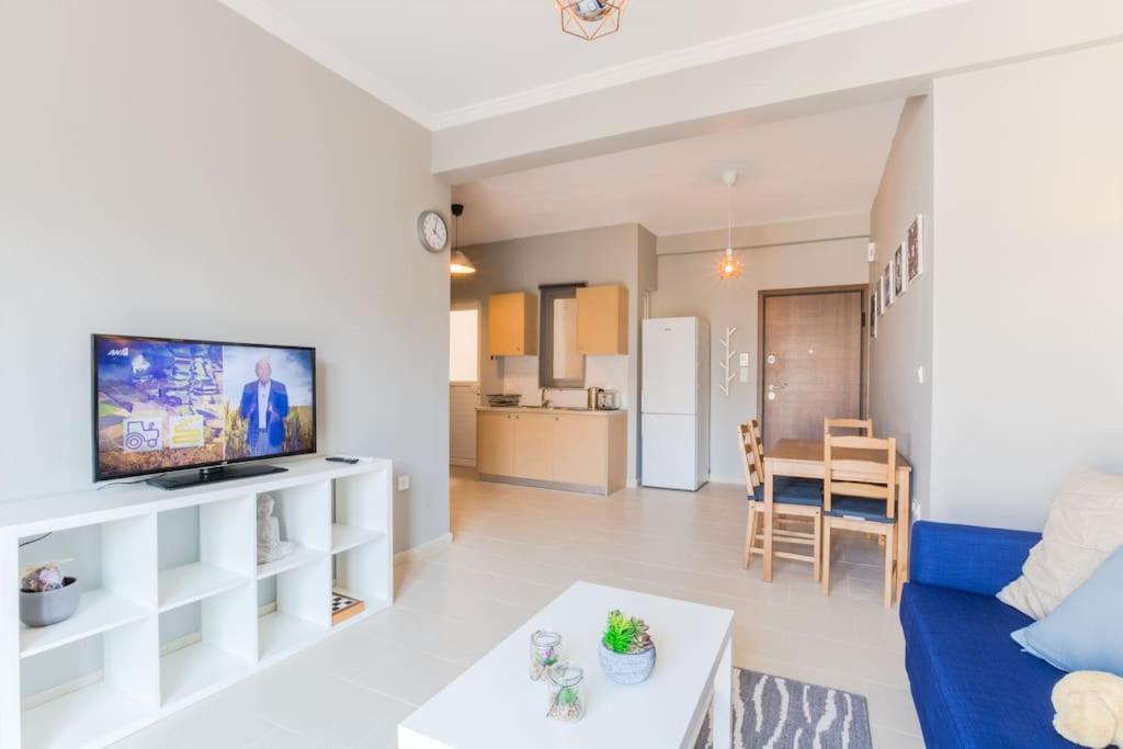 A modern and spacious flat in Gazi — photo 1