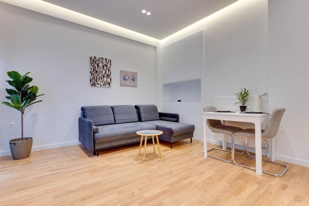 Elegant flat 5 walk to metro panormou photo 3