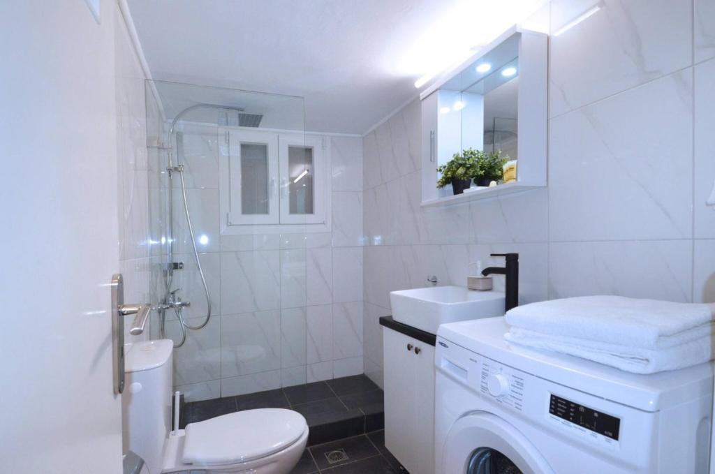 A spacious minimal apatment at Chalandri photo 3