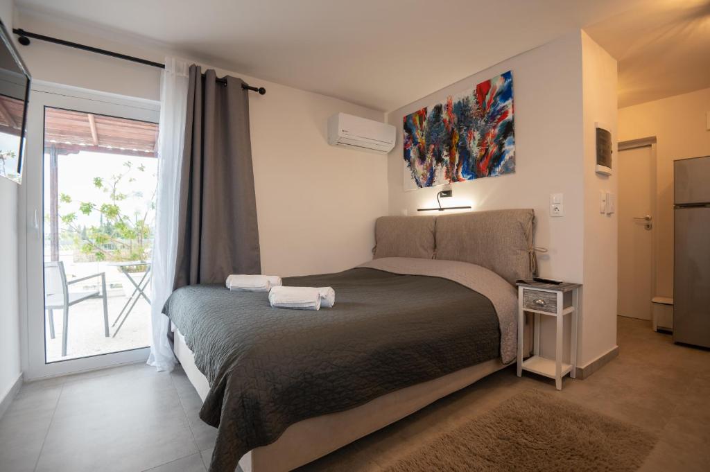 Studio with panoramic Athens view photo 2