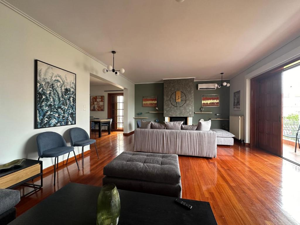 Aiolos Grand super lux suite kalamaki Alimos near the sea photo 3