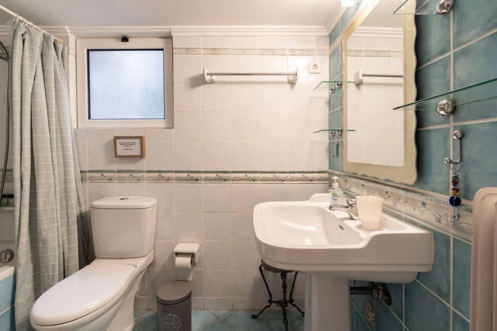 All time Classic: Pianist's 5th FL Apt @ Acropolis photo 3