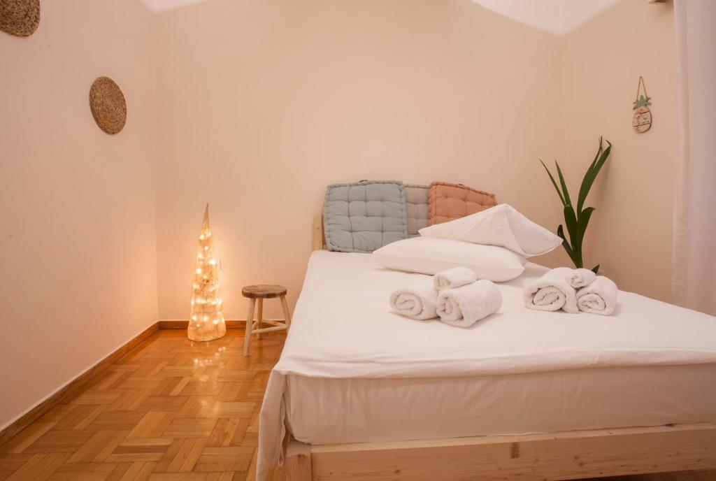 Central & Local by Eva photo 2