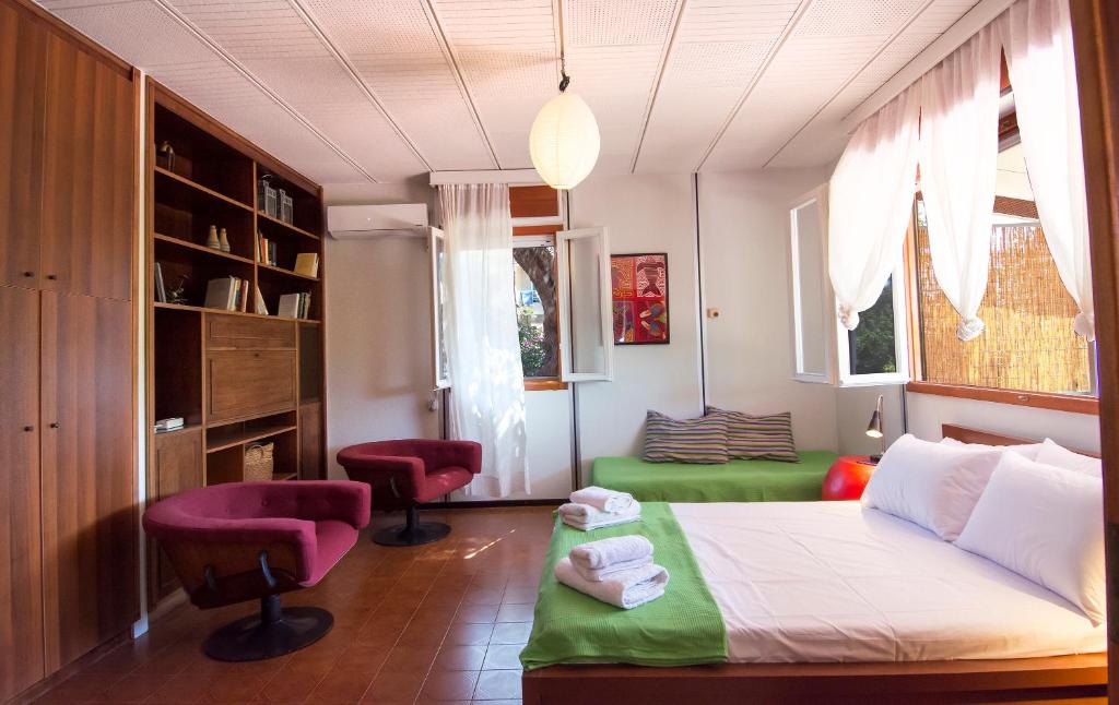 THE BOUCAMVIGLIA BEACH HOUSE photo 2