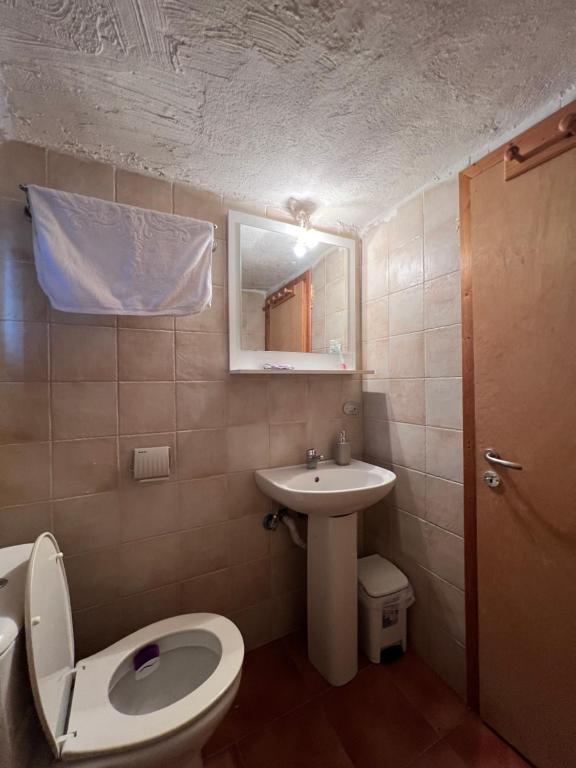 Traditional Wooden Apartment photo 3