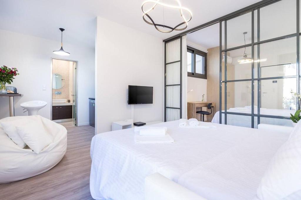 Emily in Athens - Central chic flat with terrace Syntagma E1 photo 2