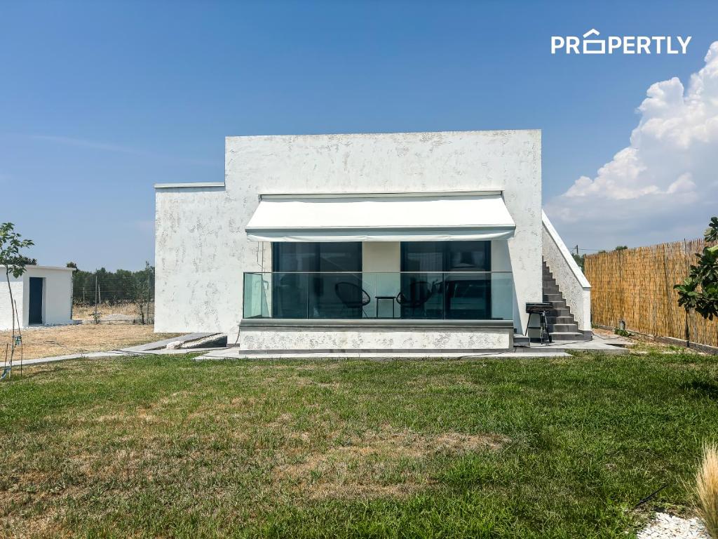 The White Villa #PROPERTLY — photo 1