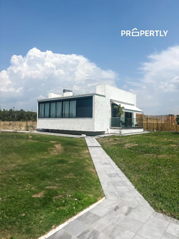 The White Villa #PROPERTLY photo 2
