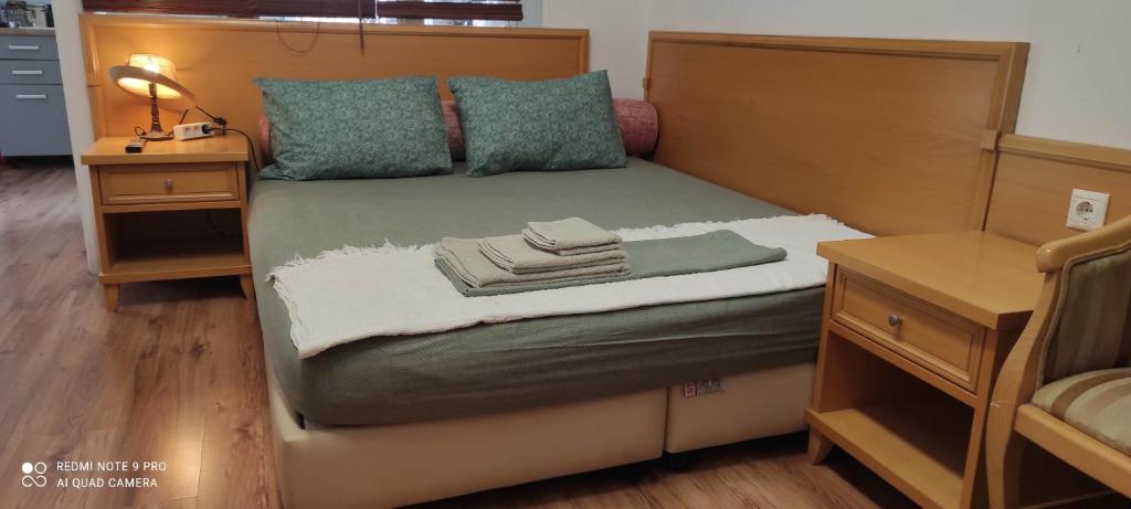 Γκαρσονιέρα για δύο ! photo 2