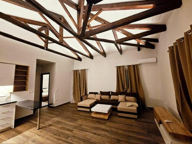 Windmill Apartments photo 2