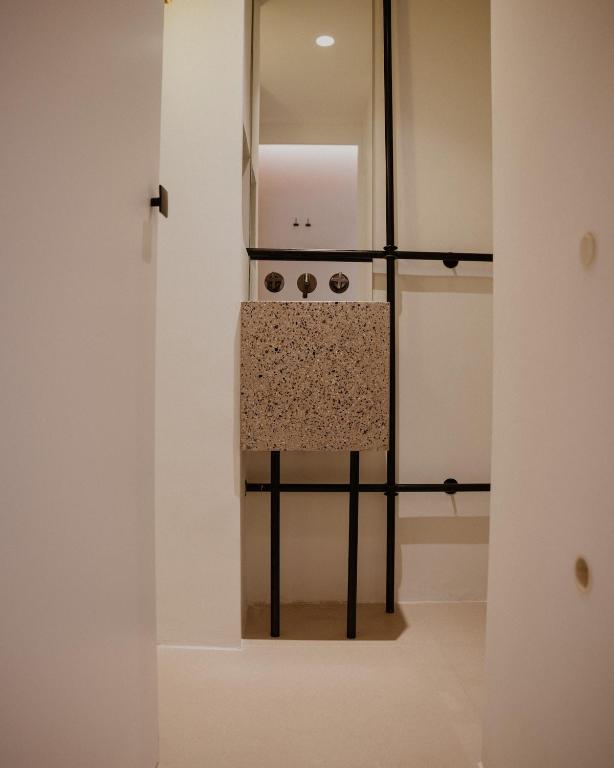 Ermou 18 Private Jacuzzi Apartment photo 3