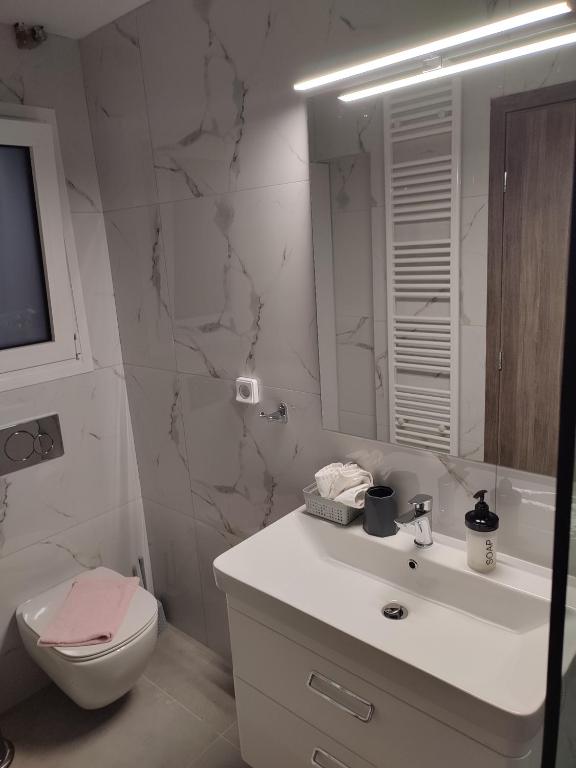 Acropolis Oasis by YHA photo 3