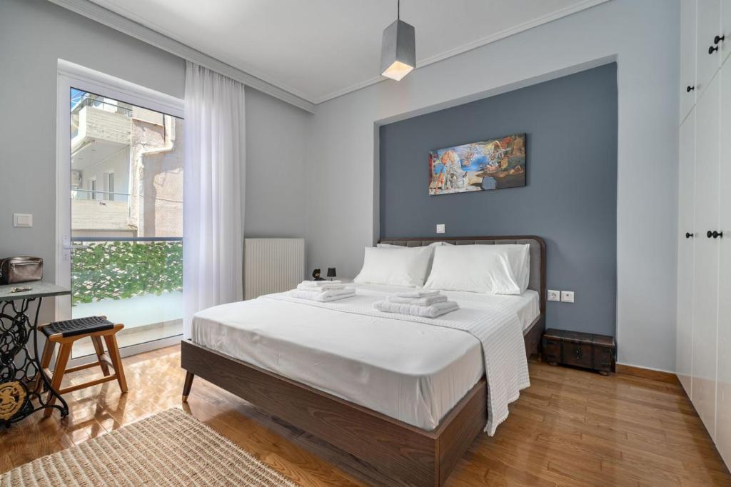 Luxurious Coastal Retreat in Central Glyfada photo 3