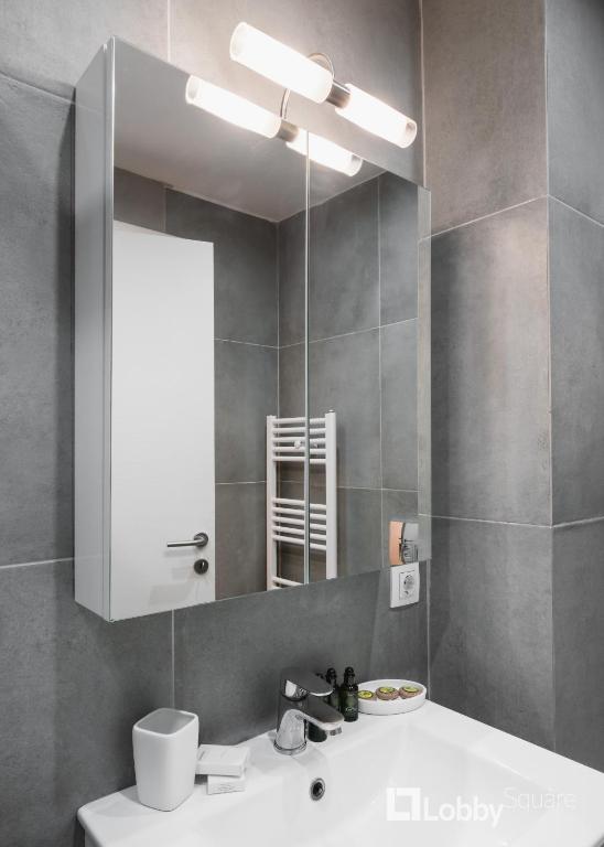 Simply Meraki Apartment by LobbySquare photo 3
