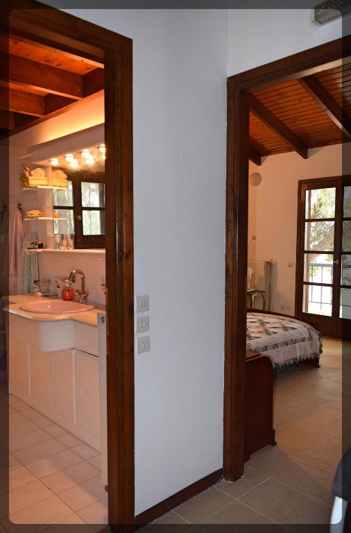 Seaside Villa in Alikes photo 3