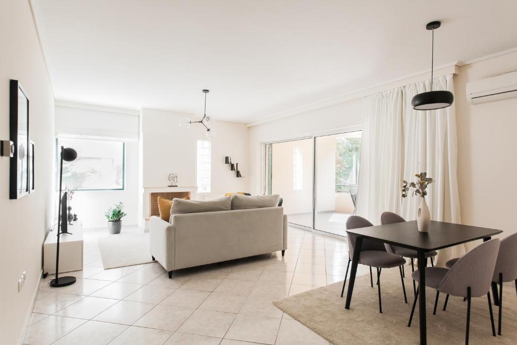 Top-Class 2BR Apartment in Marousi by UPSTREET photo 3