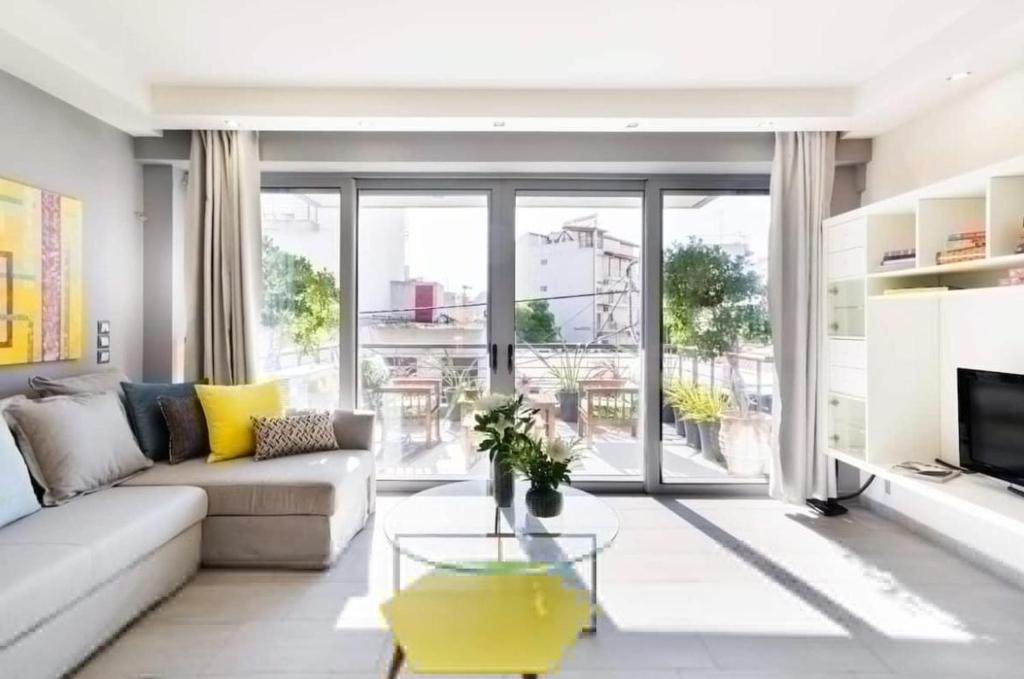 Stylish Boutique Loft With Private Balcony photo 2