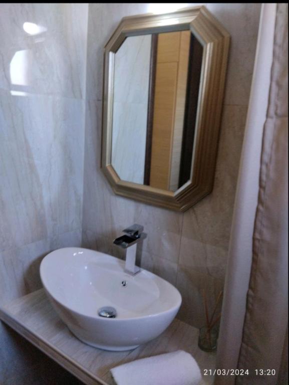 Sunrise Suite Olympiada - Luxury Beachfront Escape photo 3