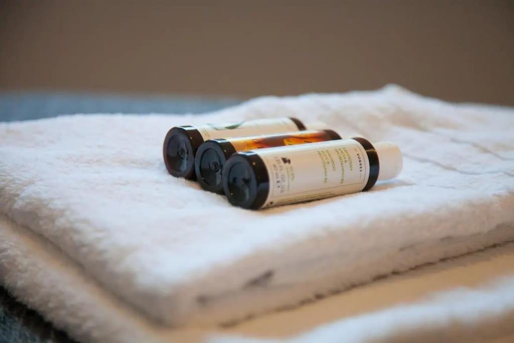 Sunlit Apartment with Acropolis View photo 3