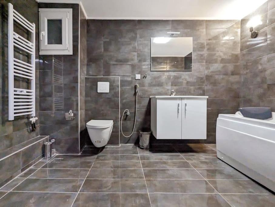 Athens Divas King Suite photo 3