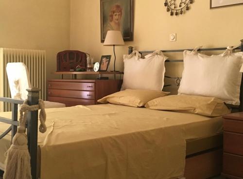 Cheap & chip flat, northern Athens โ photo 1