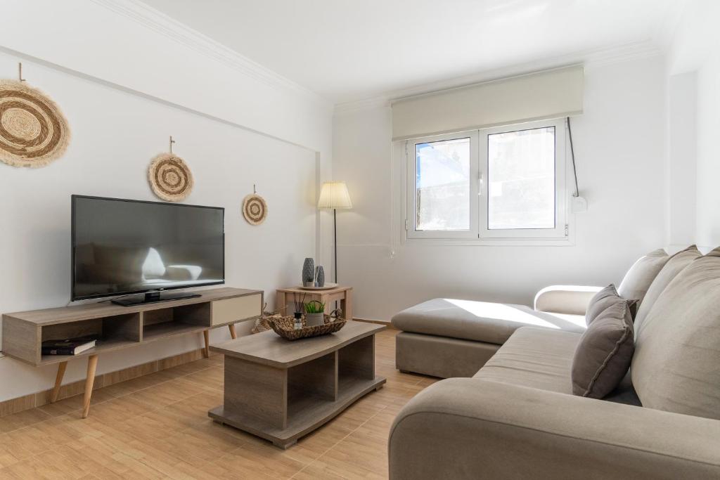 Spacious Peaceful Family 2BD APT — photo 1