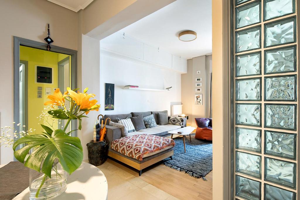 Olympic Mets Apartment — photo 1