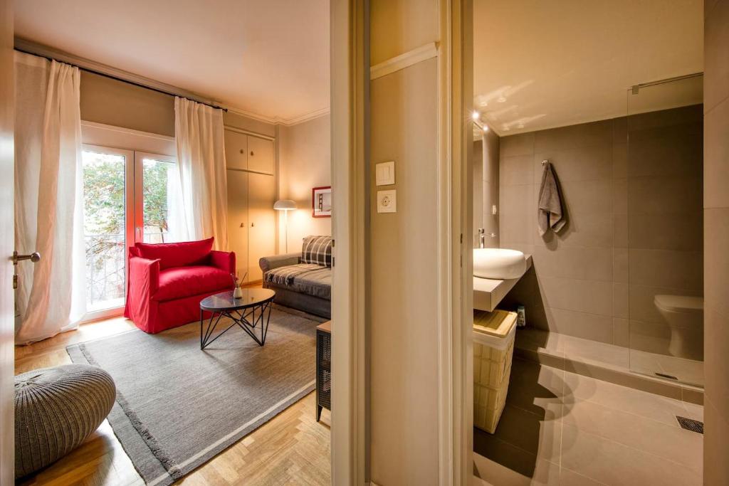 Brand new Modern Apartment with satellite TV photo 3