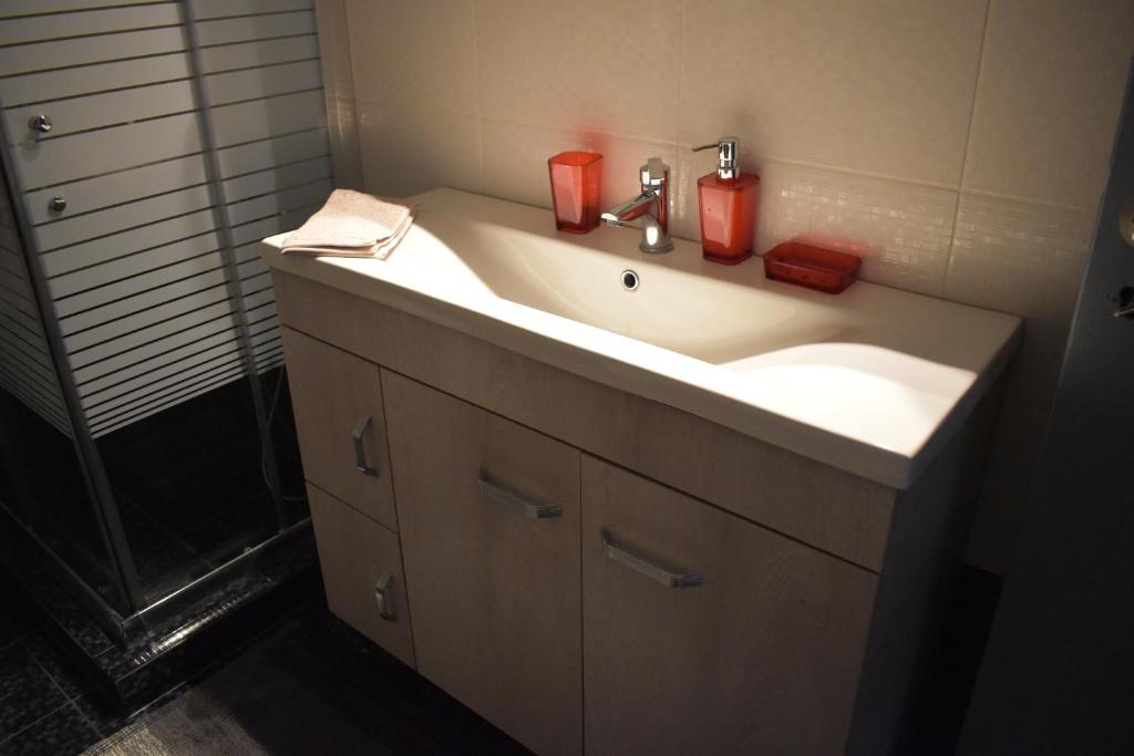 Katzen Room by the Metro photo 3