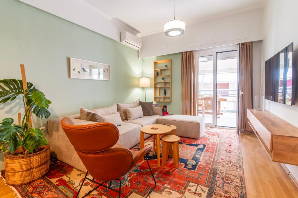 Stylish 2-Bedroom Apartment with Big Terrace in Athens — photo 1
