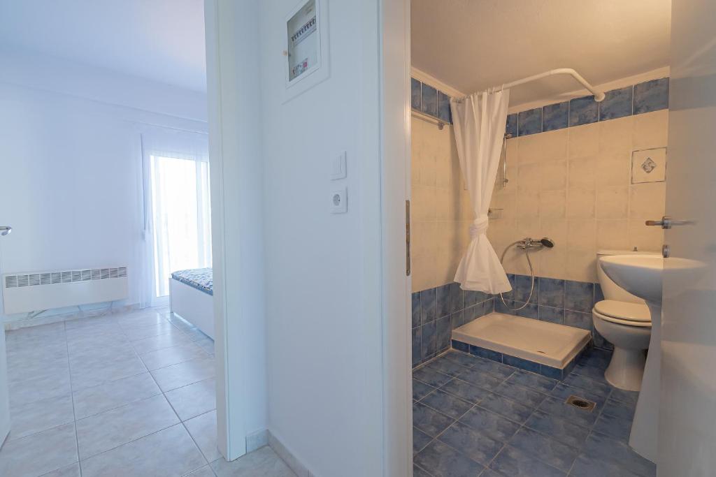 1-bedroom 500m away from the beach photo 3