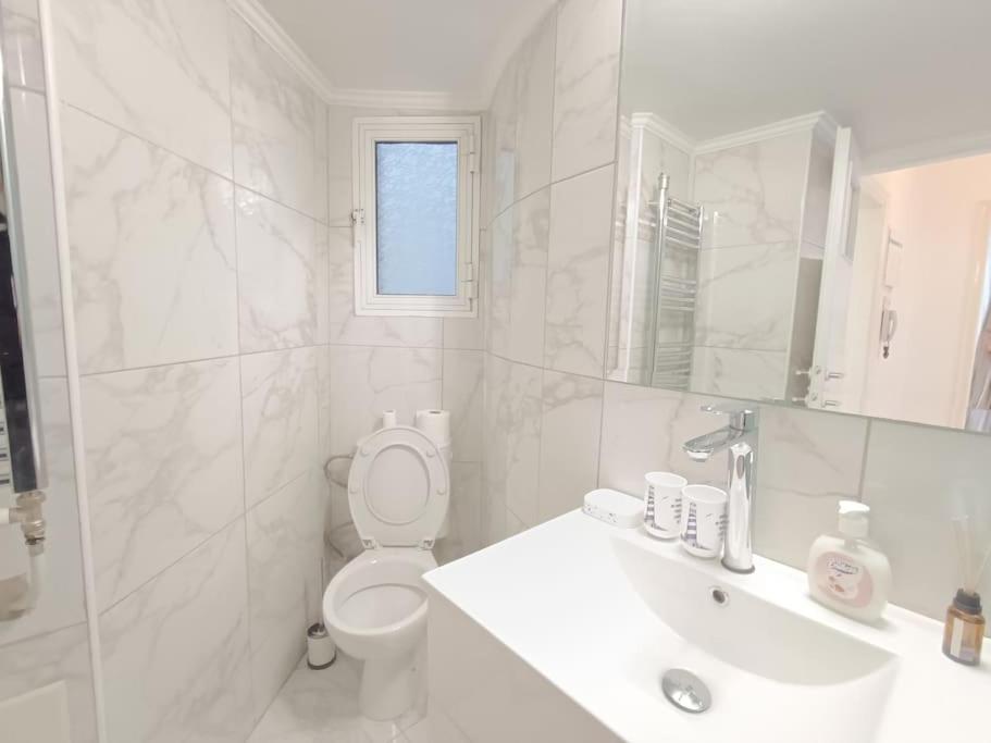 Booking.com: Hotels in Athens. Book your hotel now! photo 3