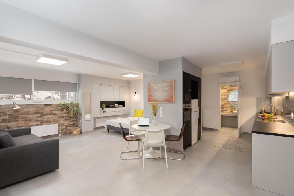 Stylish Apt Downtown — photo 1