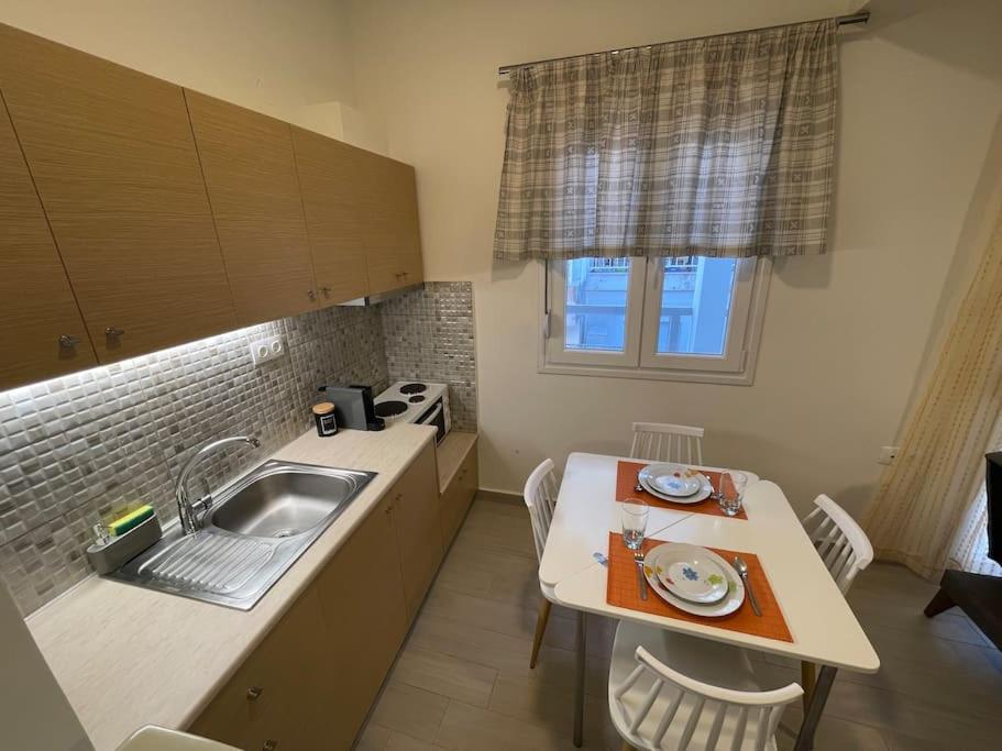 Downtown cute apartment photo 3