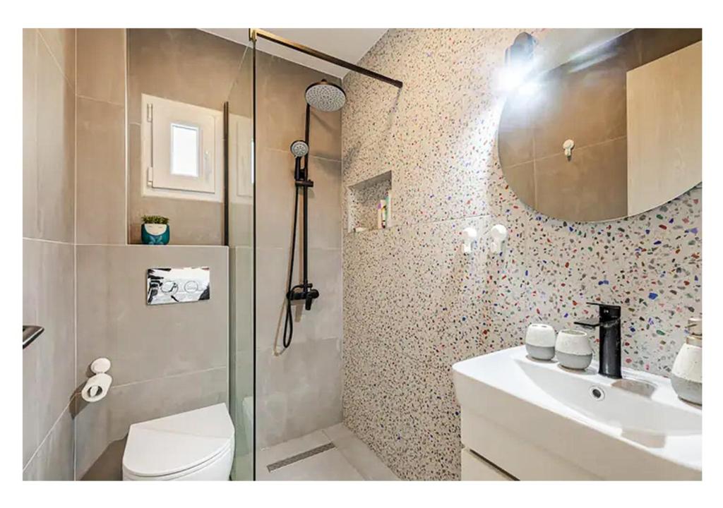 Serenity Apartment photo 3