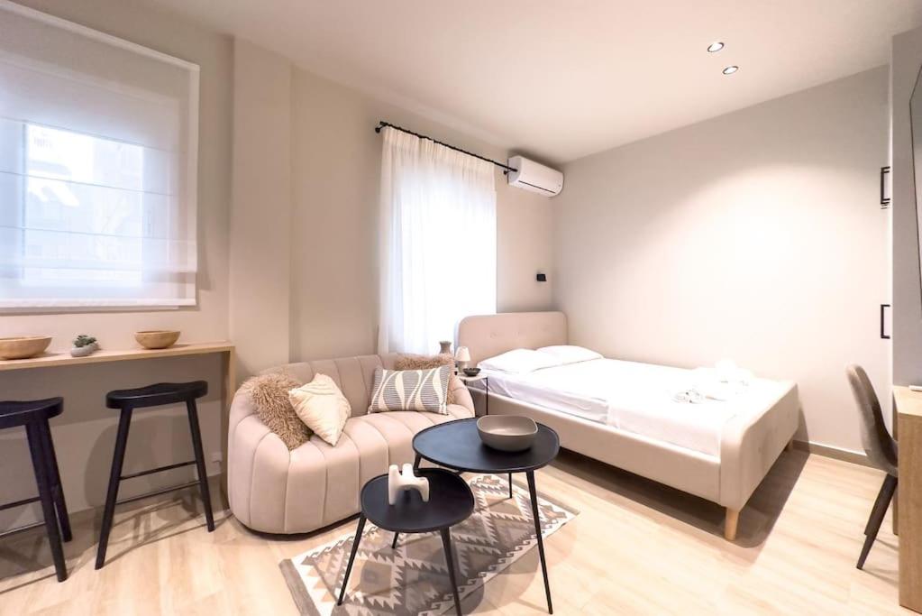 Athenian Luxe & Cozy Studio photo 2