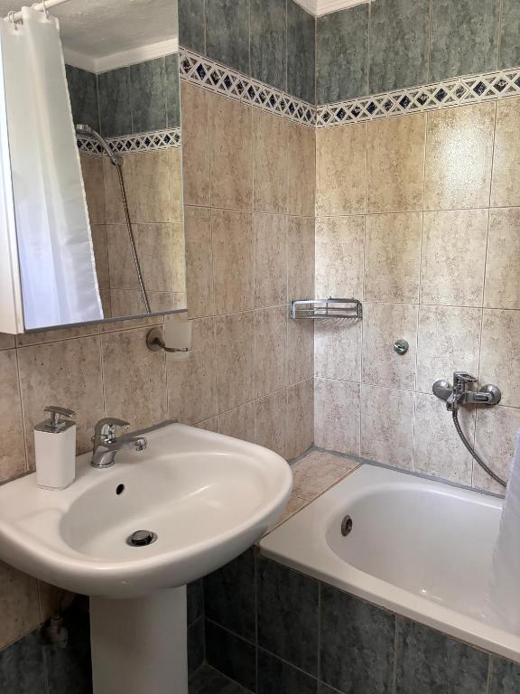 SeaScape Terrace Apartments photo 3