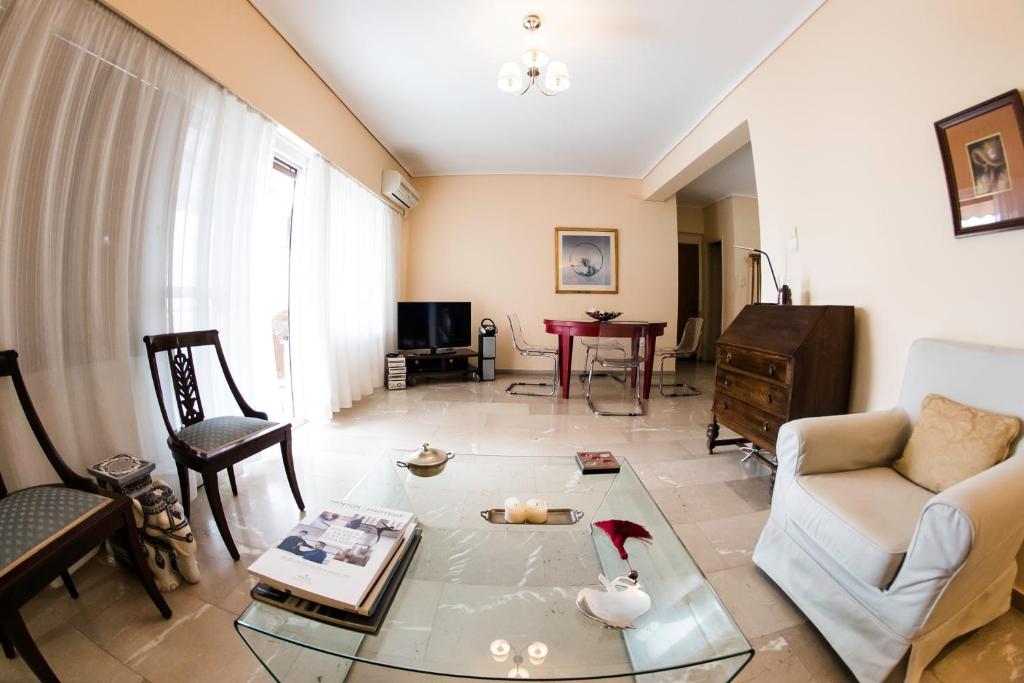 Flisvos Seafront-Marina apartment photo 3