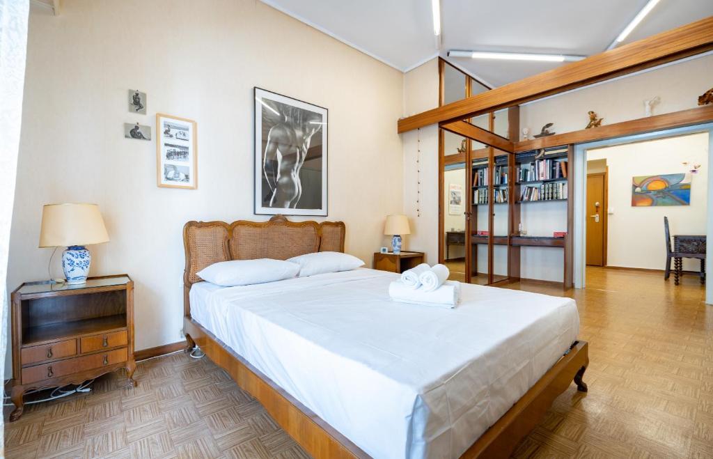 Syntagma square 1 bedrm 4 persons apartment by MPS photo 2