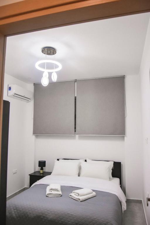 Charming lower level retreat at Neos Kosmos photo 2