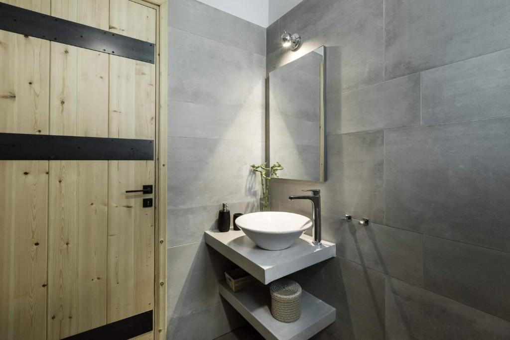 Booking.com: Hotels in Athens. Book your hotel now! photo 3