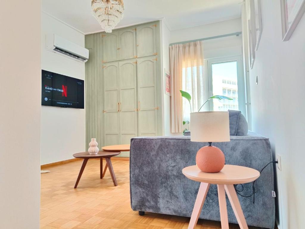 Stylish Artistic Flat with view — photo 1