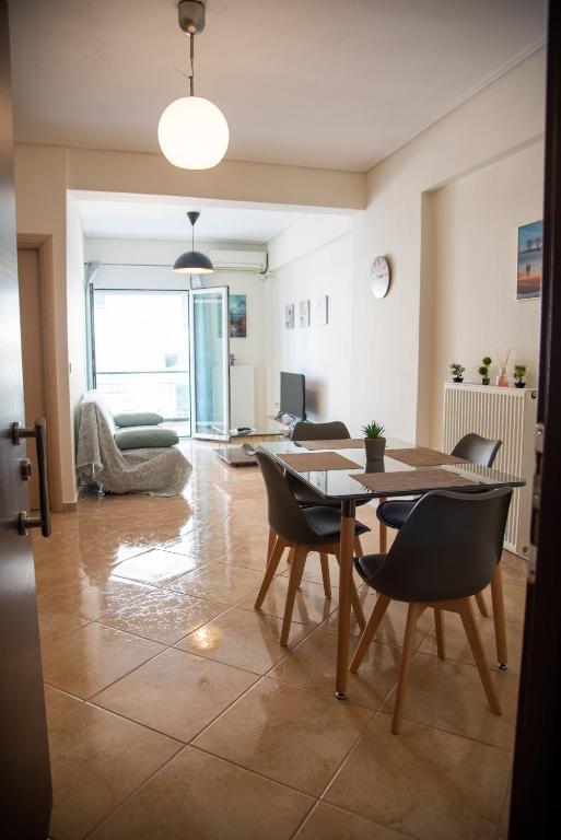 Modern apartment at Nea Artaki — photo 1