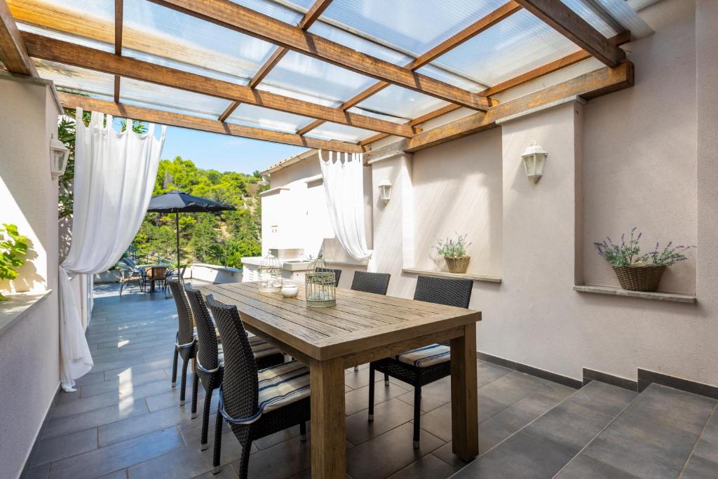 Seafront Apartment With Amazing Seaview photo 3