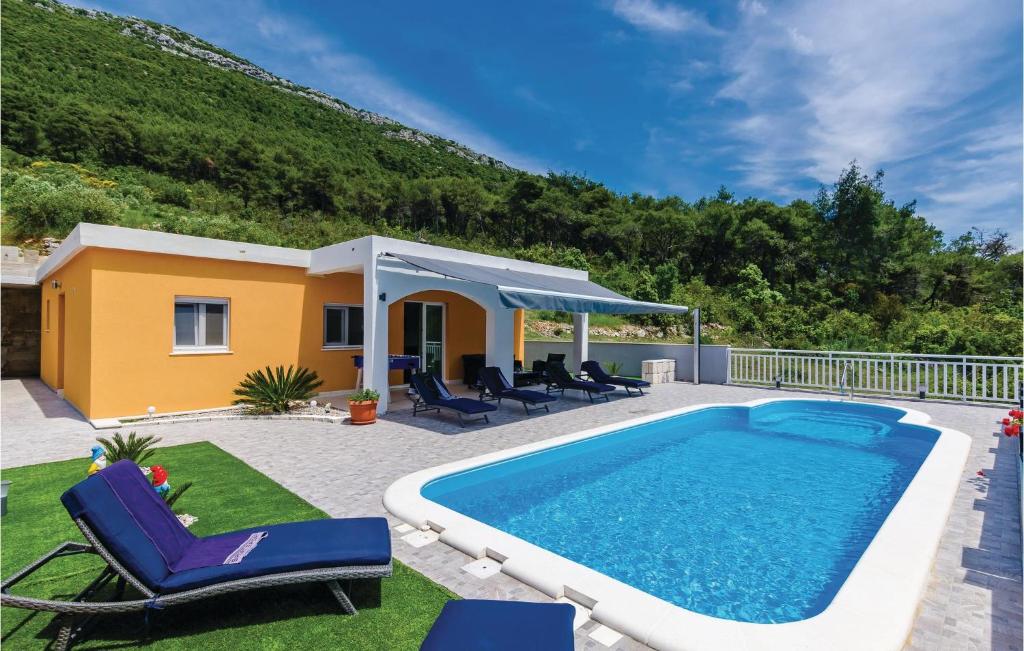 Three-Bedroom Holiday Home In Ston photo 2
